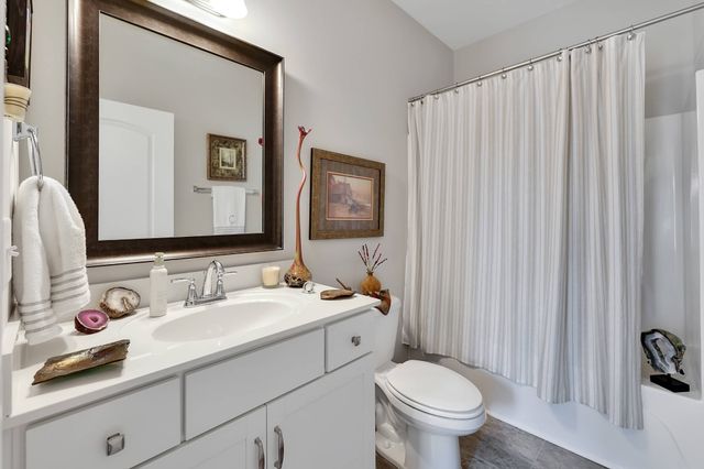 3207 Livermore Ln, Murfreesboro, TN 37130