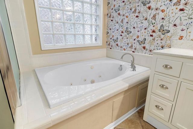 4120 E Northampton Place, Houston, TX 77098