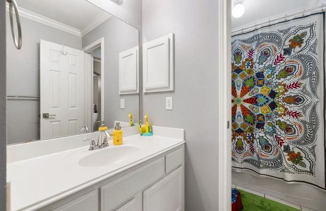 4120 E Northampton Place, Houston, TX 77098