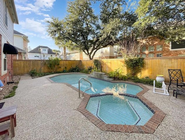 4120 E Northampton Place, Houston, TX 77098