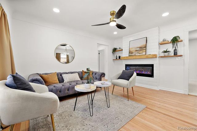 29213 Joan Street, Saint Clair Shores, MI 48081