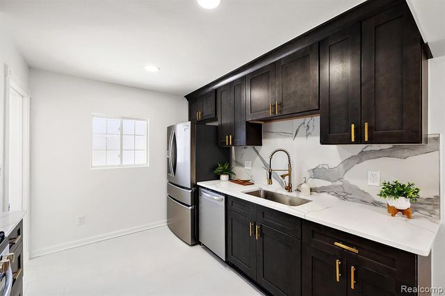 29213 Joan Street, Saint Clair Shores, MI 48081