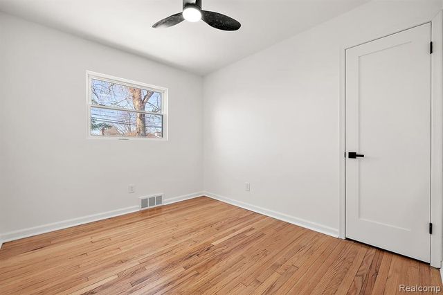 29213 Joan Street, Saint Clair Shores, MI 48081