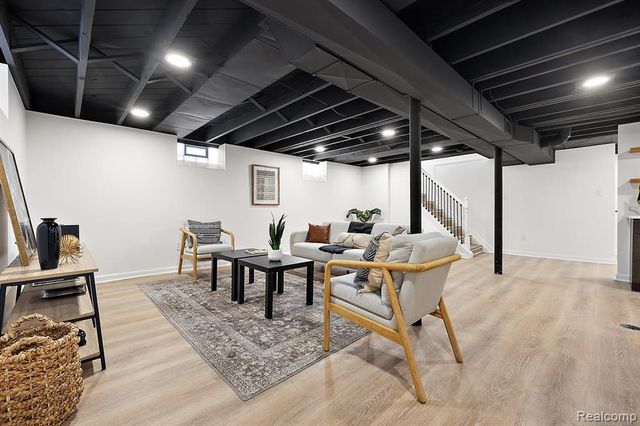 29213 Joan Street, Saint Clair Shores, MI 48081