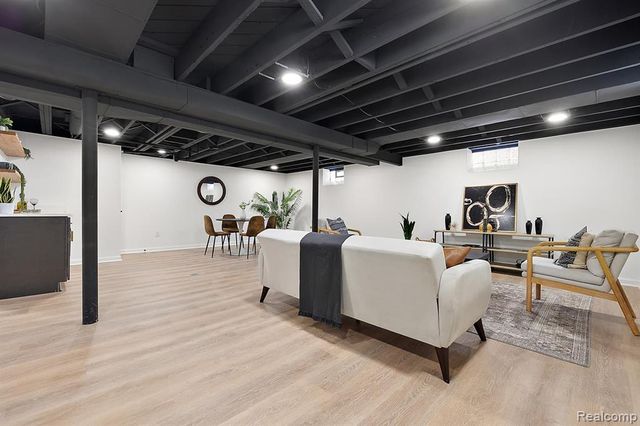 29213 Joan Street, Saint Clair Shores, MI 48081