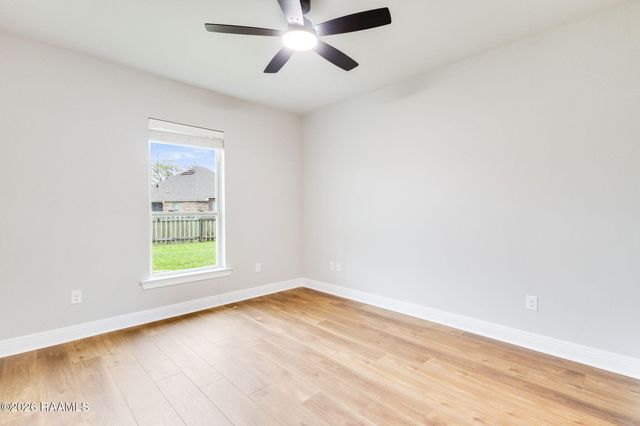 404 Meadowland Drive, Lafayette, LA 70507