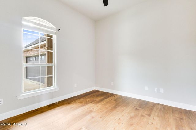 404 Meadowland Drive, Lafayette, LA 70507