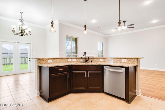 404 Meadowland Drive, Lafayette, LA 70507