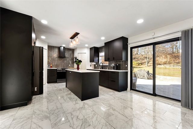 112 Coventry Ct, Monroeville, PA 15146