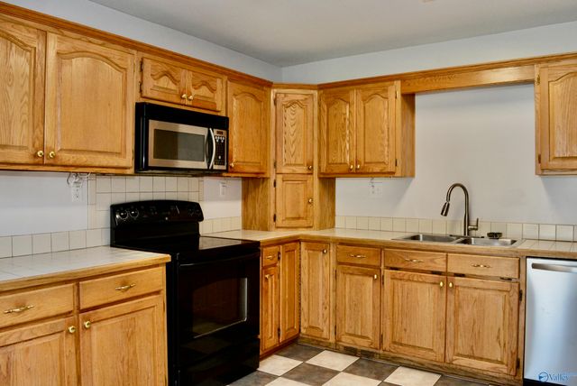 1094 Perkins Wood Road, Hartselle, AL 35640