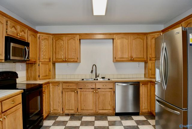 1094 Perkins Wood Road, Hartselle, AL 35640