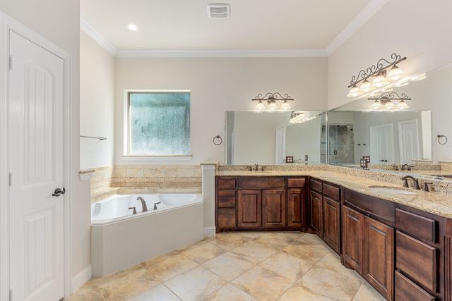 141 Claremont Drive, Ovilla, TX 75154