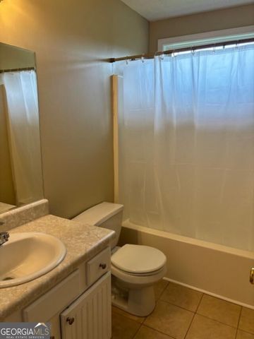 791 Winding Grove Lane, Loganville, GA 30052