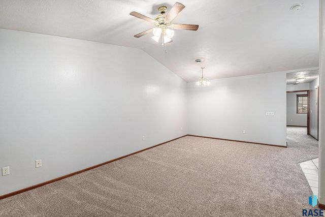 410 N 9th Ave Avenue, Brandon, SD 57005