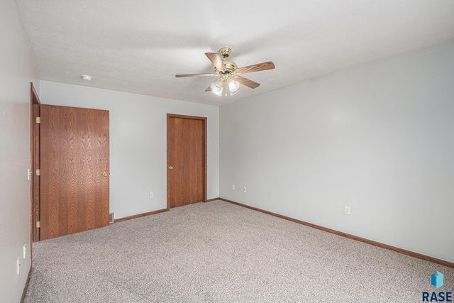 410 N 9th Ave Avenue, Brandon, SD 57005