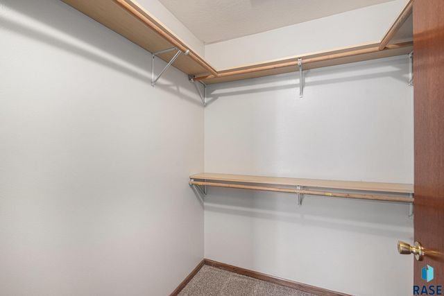 410 N 9th Ave Avenue, Brandon, SD 57005