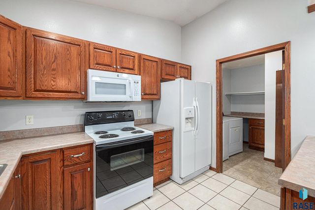 410 N 9th Ave Avenue, Brandon, SD 57005