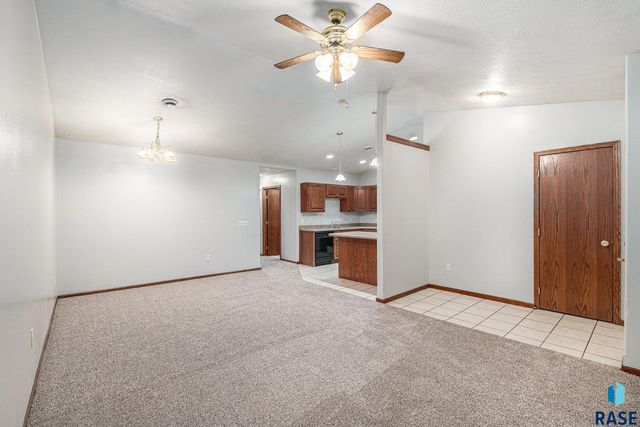 410 N 9th Ave Avenue, Brandon, SD 57005