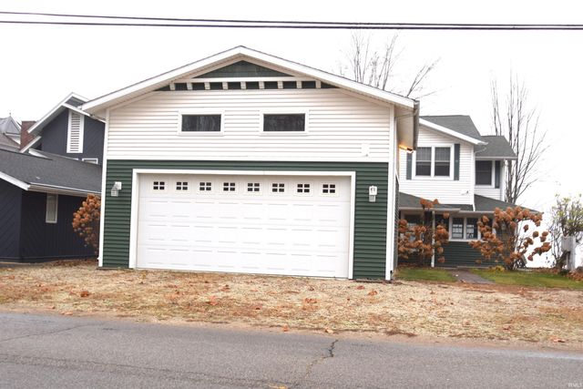 6592 E WACO DR, Syracuse, IN 46567