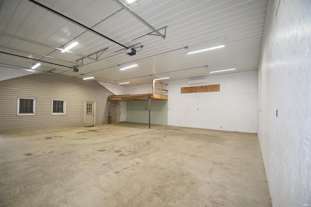 6592 E WACO DR, Syracuse, IN 46567