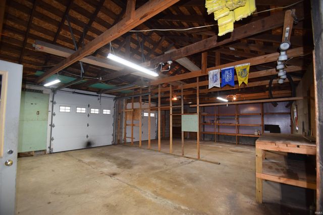 6592 E WACO DR, Syracuse, IN 46567