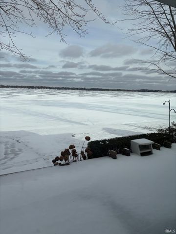 6592 E WACO DR, Syracuse, IN 46567