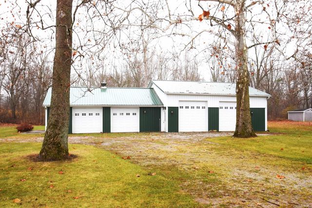 6592 E WACO DR, Syracuse, IN 46567