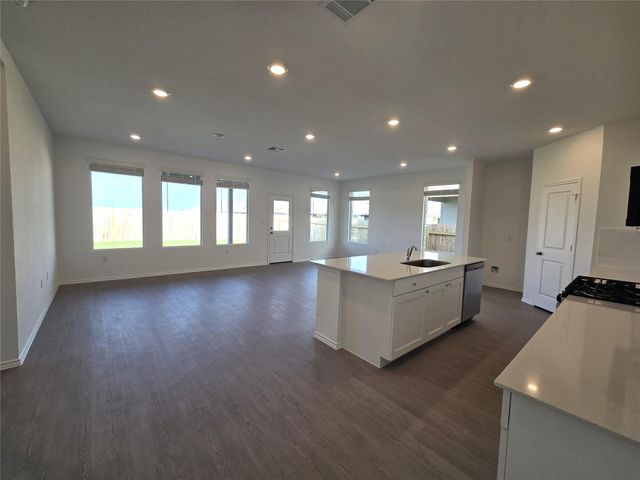 108 Brabham LOOP, Hutto, TX 78634