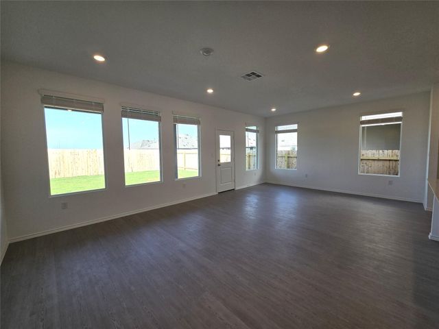 108 Brabham LOOP, Hutto, TX 78634