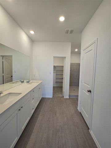 108 Brabham LOOP, Hutto, TX 78634