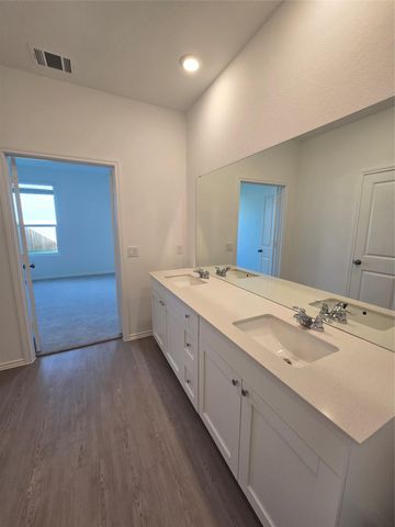 108 Brabham LOOP, Hutto, TX 78634