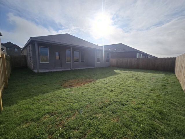 108 Brabham LOOP, Hutto, TX 78634