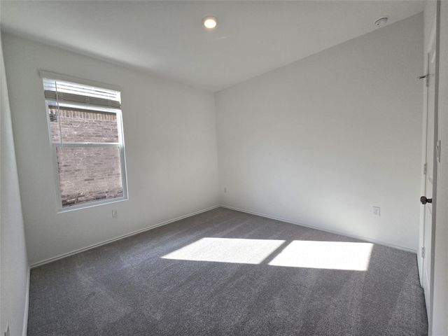 108 Brabham LOOP, Hutto, TX 78634