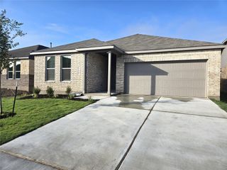108 Brabham LOOP, Hutto, TX 78634