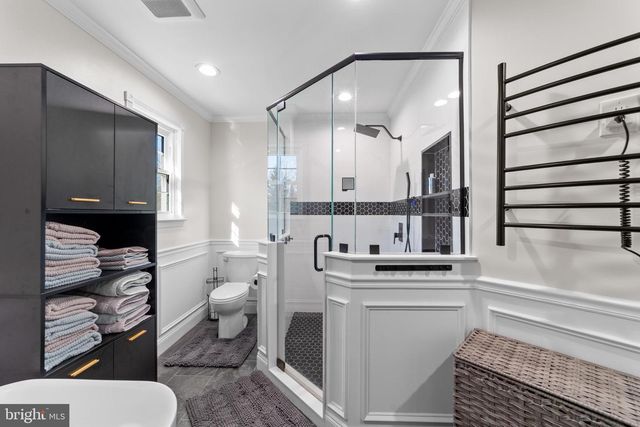 8 CHRISTOPHER DR, Marlton, NJ 08053