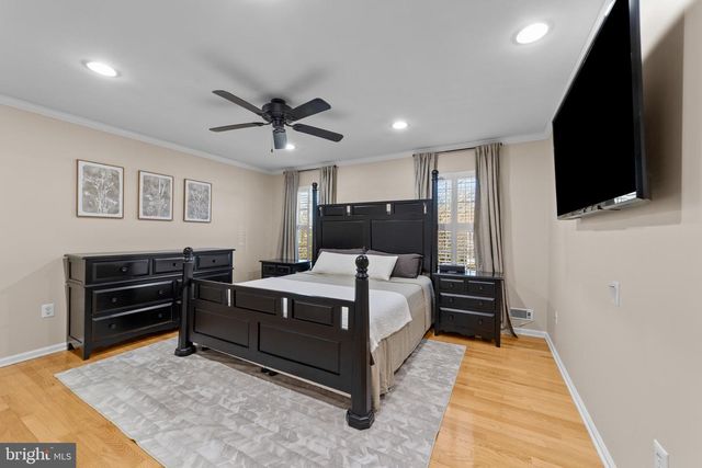 8 CHRISTOPHER DR, Marlton, NJ 08053