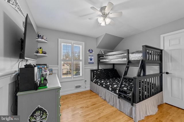 8 CHRISTOPHER DR, Marlton, NJ 08053