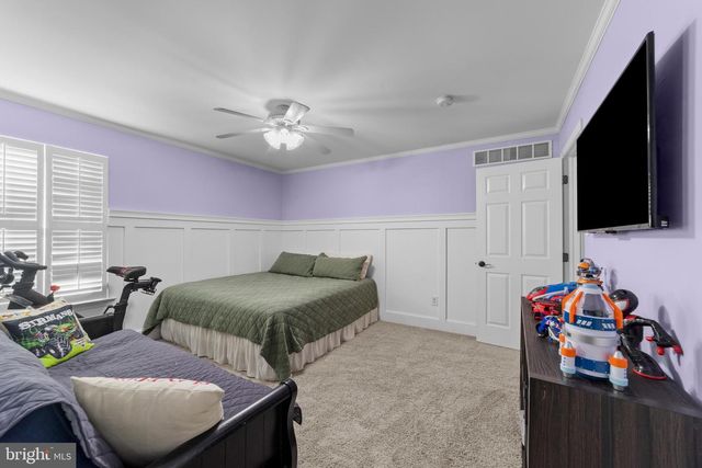 8 CHRISTOPHER DR, Marlton, NJ 08053