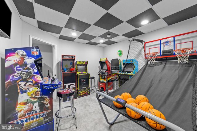 8 CHRISTOPHER DR, Marlton, NJ 08053