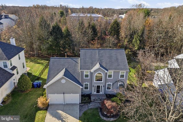 8 CHRISTOPHER DR, Marlton, NJ 08053