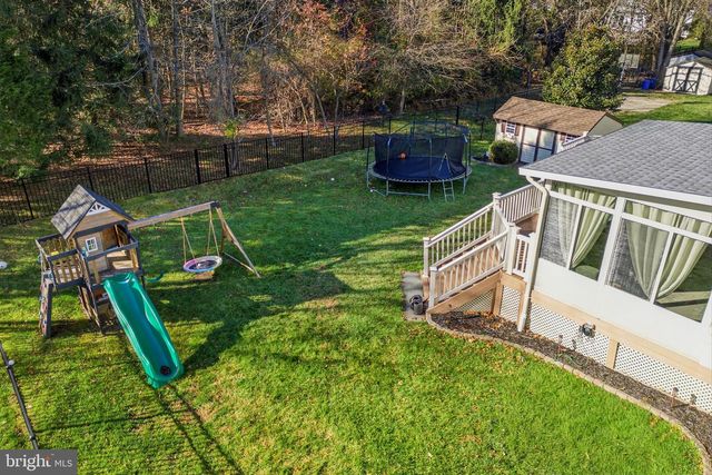 8 CHRISTOPHER DR, Marlton, NJ 08053