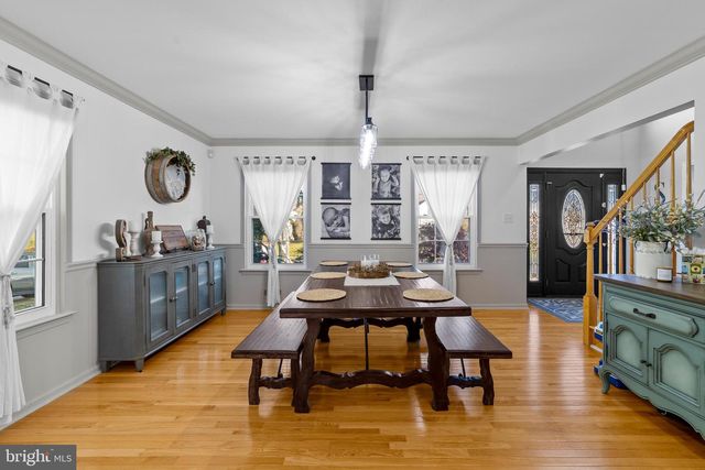 8 CHRISTOPHER DR, Marlton, NJ 08053