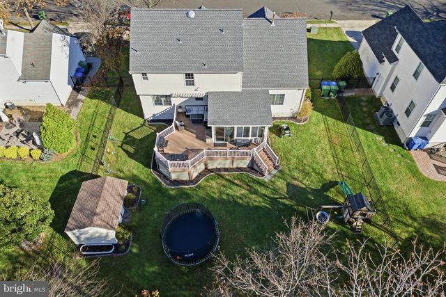 8 CHRISTOPHER DR, Marlton, NJ 08053