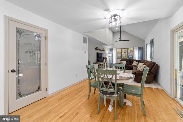 8 CHRISTOPHER DR, Marlton, NJ 08053