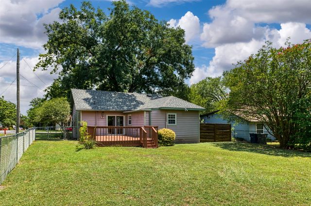 8823 San Benito Way, Dallas, TX 75218