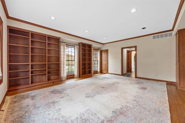 14 Oak Park Place NE, Iowa City, IA 52240