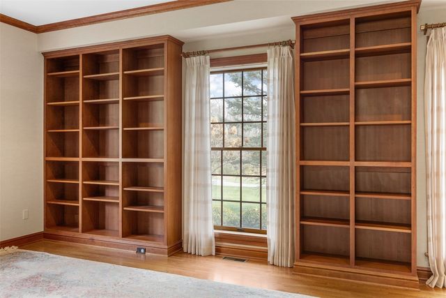 14 Oak Park Place NE, Iowa City, IA 52240