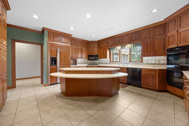 14 Oak Park Place NE, Iowa City, IA 52240