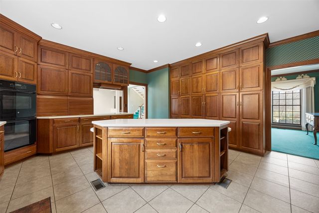 14 Oak Park Place NE, Iowa City, IA 52240