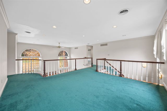 14 Oak Park Place NE, Iowa City, IA 52240